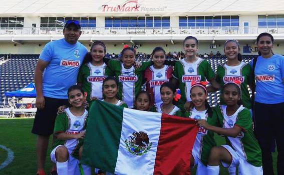 Las jugadoras del equipo de México Bimbo dieron un gran partido en el Talen Energy Stadium de Filadelfia.